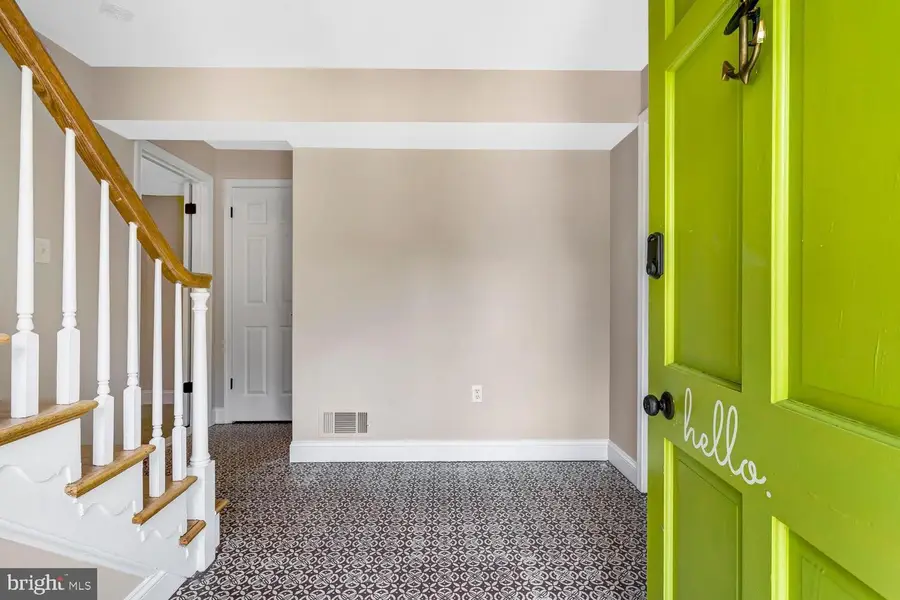 8704 Greystone Pl, Alexandria, VA 22309 - #3