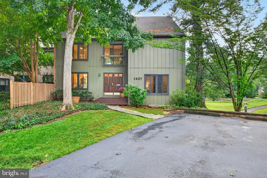 1427 Green Run Ln, Reston, VA 20190 - #2