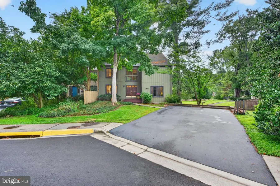 1427 Green Run Ln, Reston, VA 20190 - #3