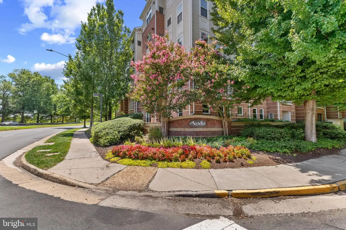 9480 Virginia Center Blvd #10, Vienna, VA 22181 - #1