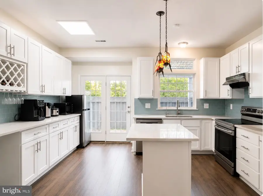 4240 Wheeled Caisson Sq, Fairfax, VA 22033 - #2