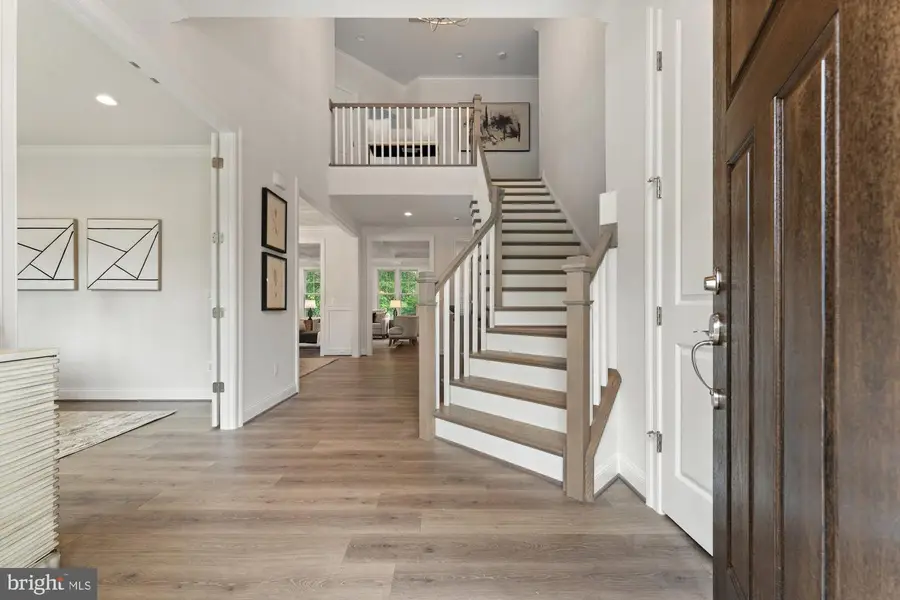 129 Woodview Cir Sw, Vienna, VA 22180 - #2