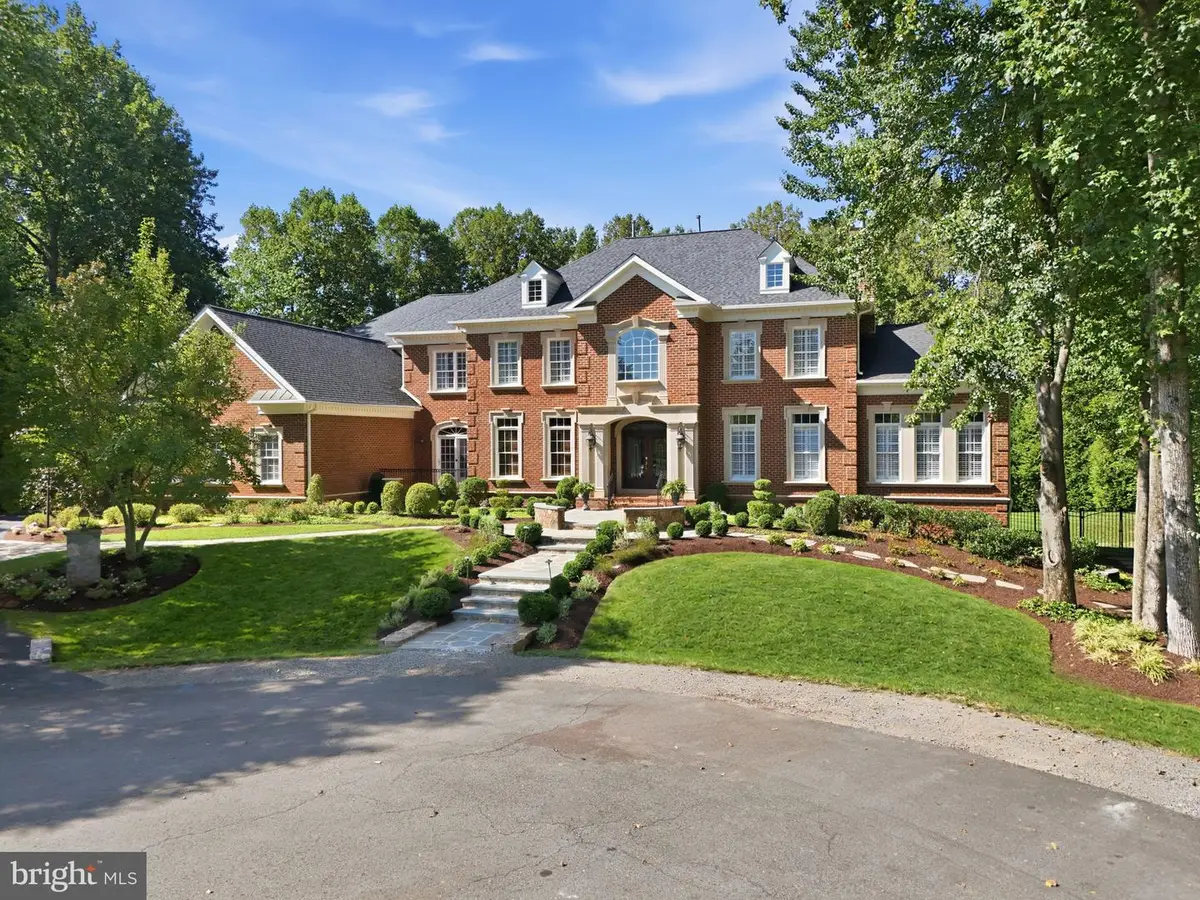 3002 Apple Brook Ln, Oakton, VA 22124 - #1
