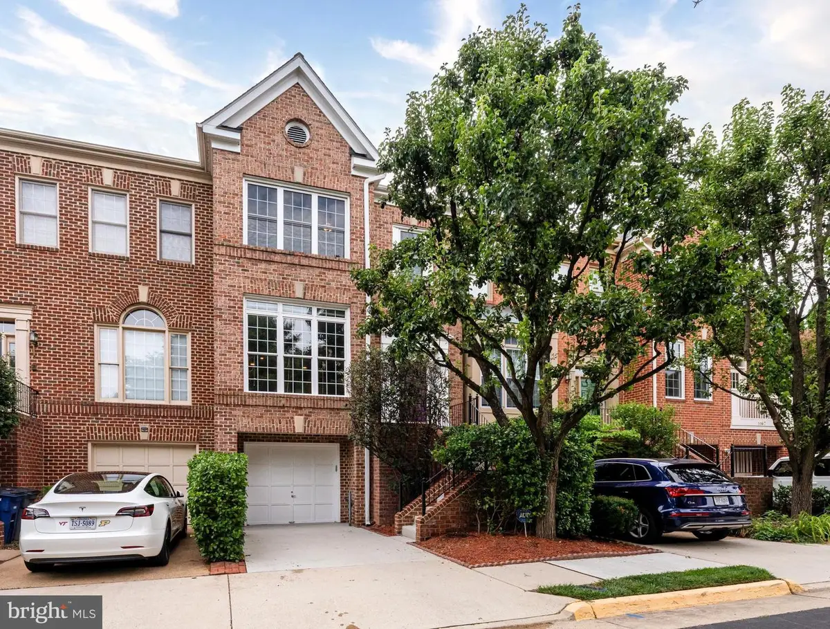 8171 Boss St, Vienna, VA 22182 - #1