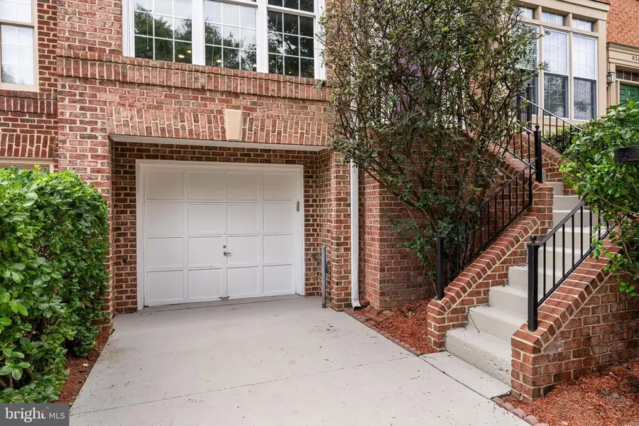 8171 Boss St, Vienna, VA 22182 - #2