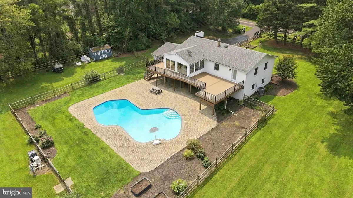 12194 Henderson Rd, Clifton, VA 20124 - #1