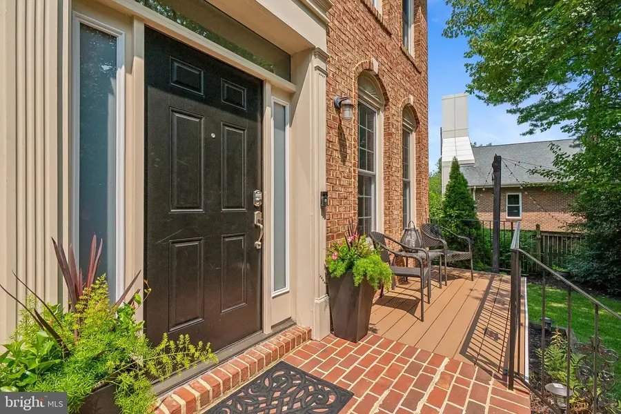 6450 Summerton Ct, Springfield, VA 22150 - #2