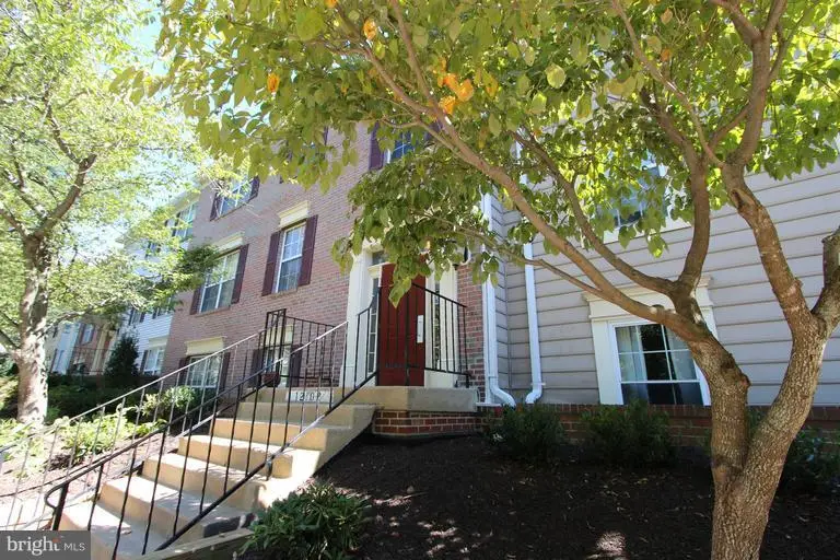 12102 Green Leaf Ct #102, Fairfax, VA 22033 - #1