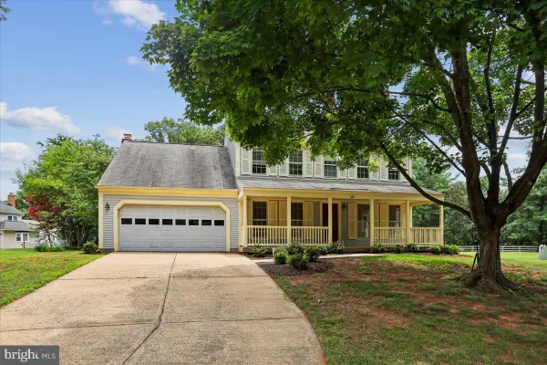 3231 Nestlewood Dr, HERNDON, VA 20171