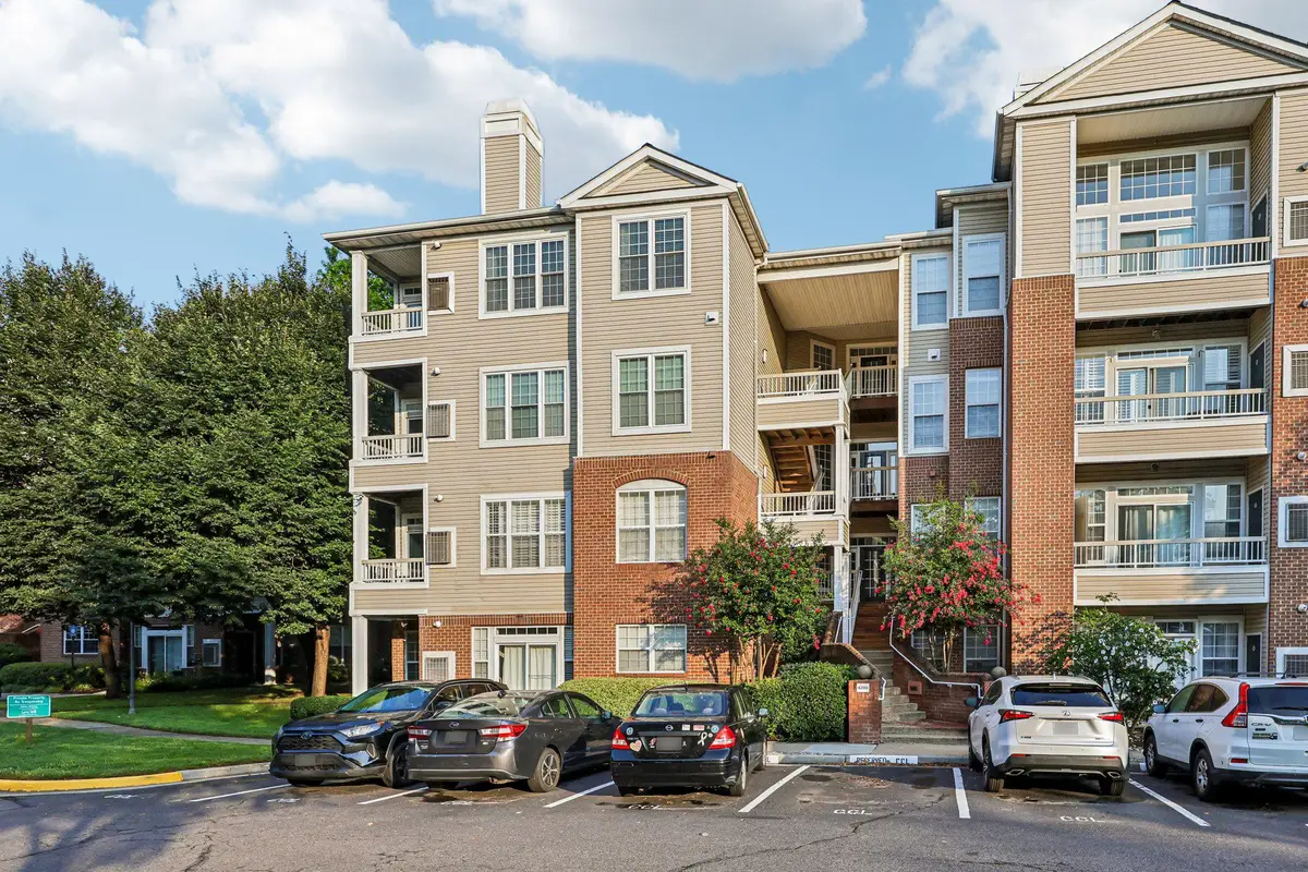 4200 Mozart Brigade Ln #v, Fairfax, VA 22033 - #1