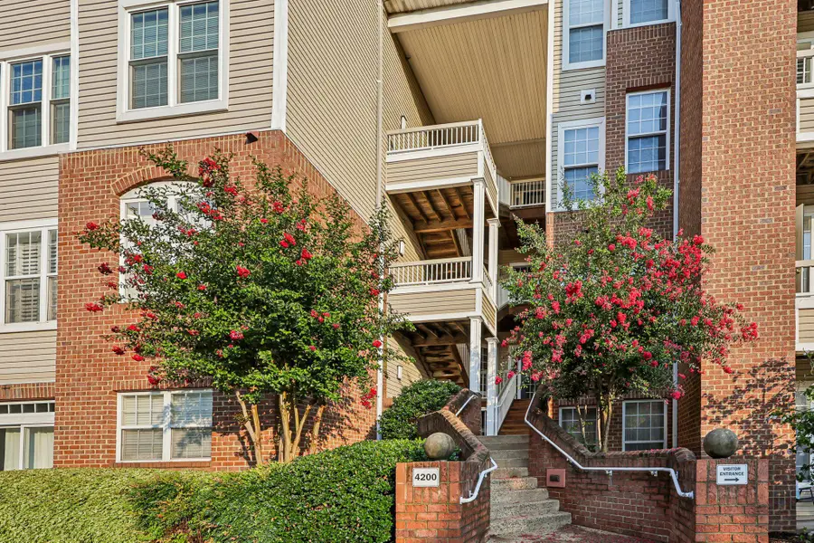 4200 Mozart Brigade Ln #v, Fairfax, VA 22033 - #3