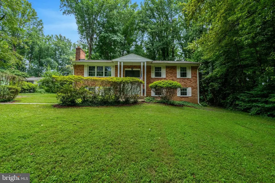 5315 Summit Dr, Fairfax, VA 22030 - #3