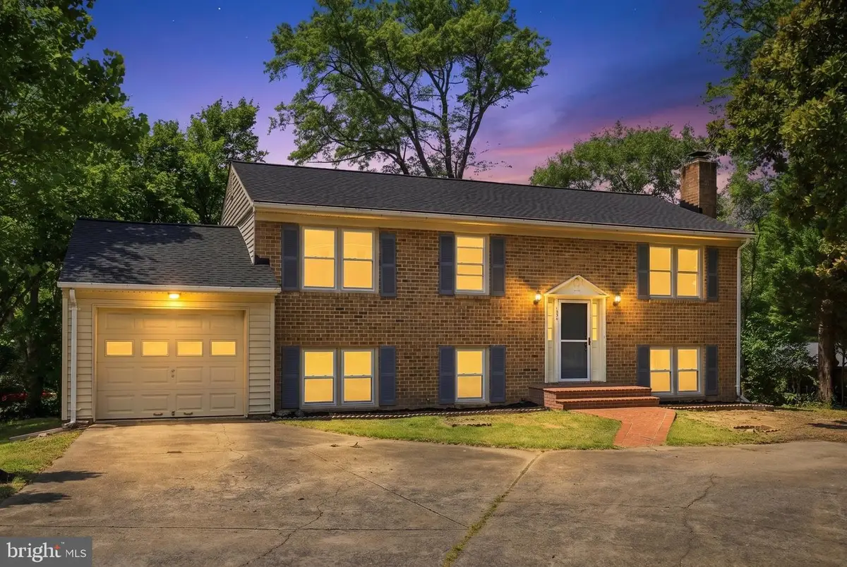1534 Malvern Hill Pl, Herndon, VA 20170 - #1