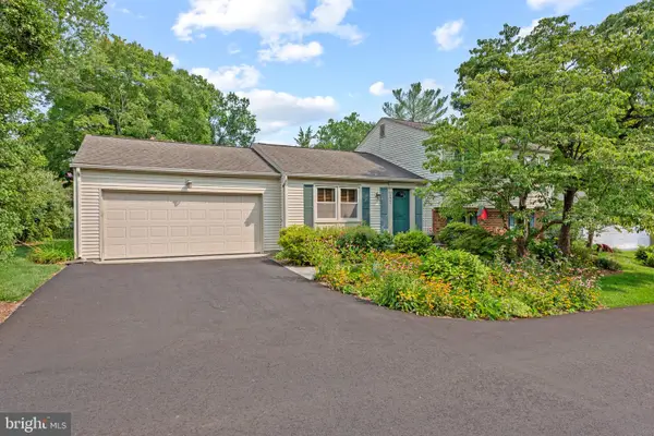 2669 Fanieul Hall Ct, HERNDON, VA 20171