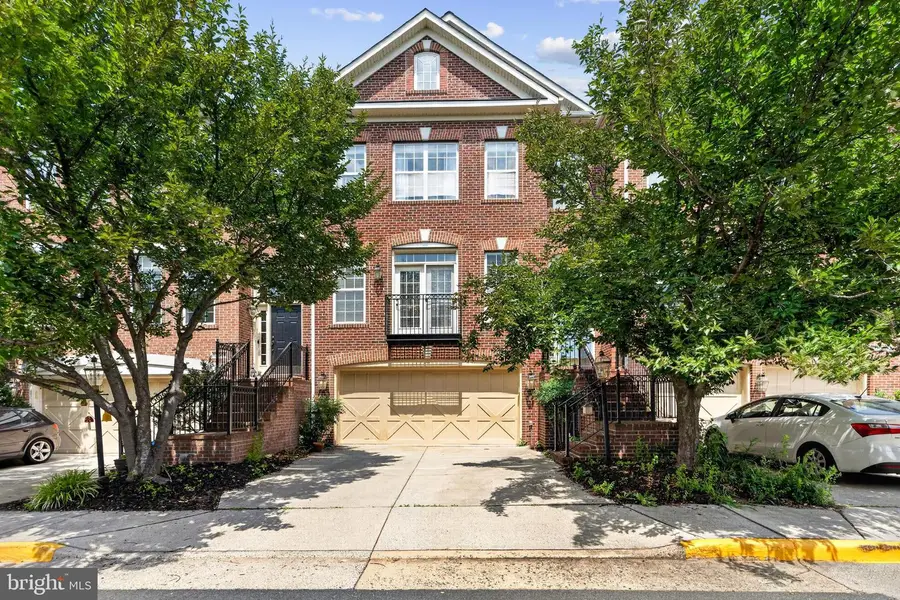13042 Greg Roy Ln, Herndon, VA 20171 - #2