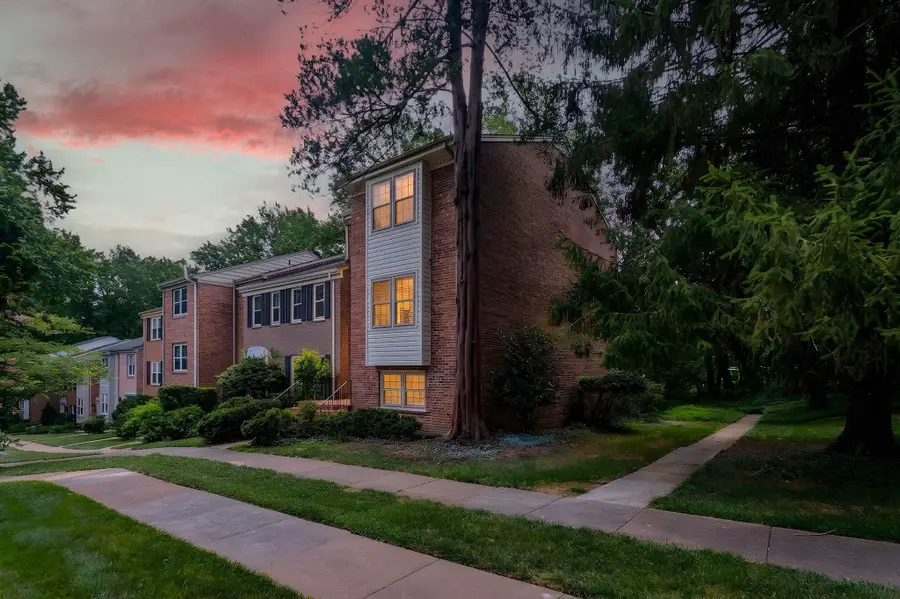 6607 Midhill Pl, Falls Church, VA 22043 - #3
