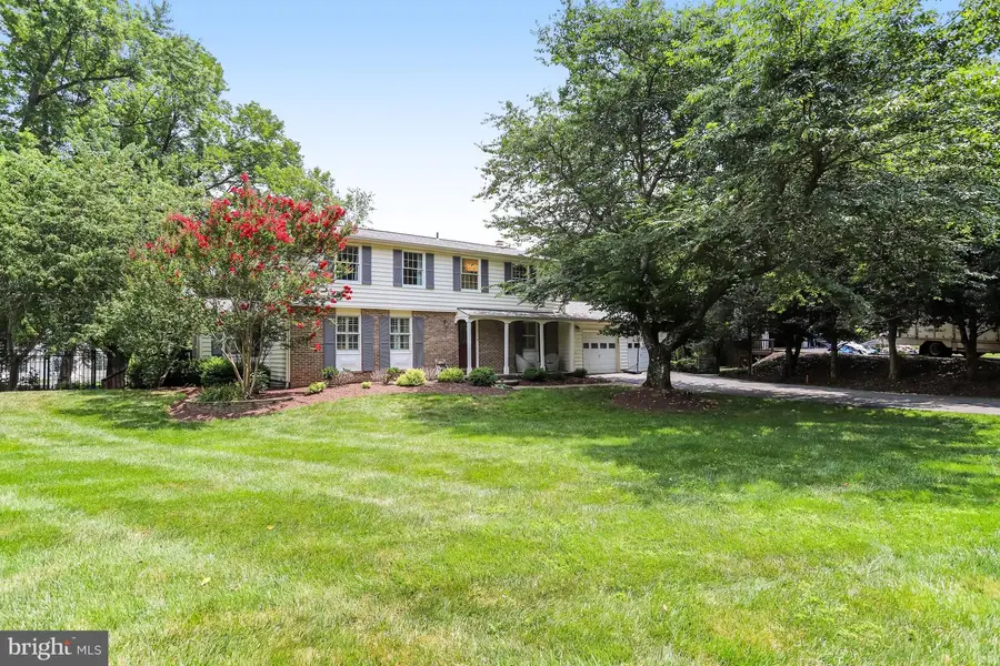907 Cantle Ln, Great Falls, VA 22066 - #2