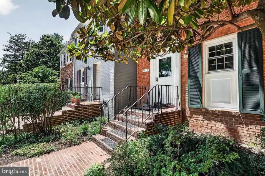 7617 Tiverton Dr, Springfield, VA 22152 - #3