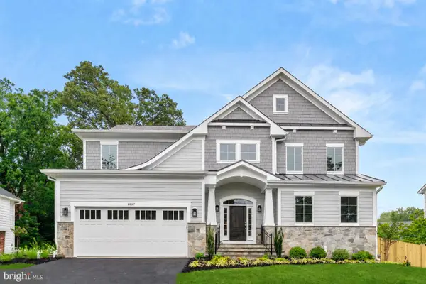 902 Olympian Cir Sw, VIENNA, VA 22180