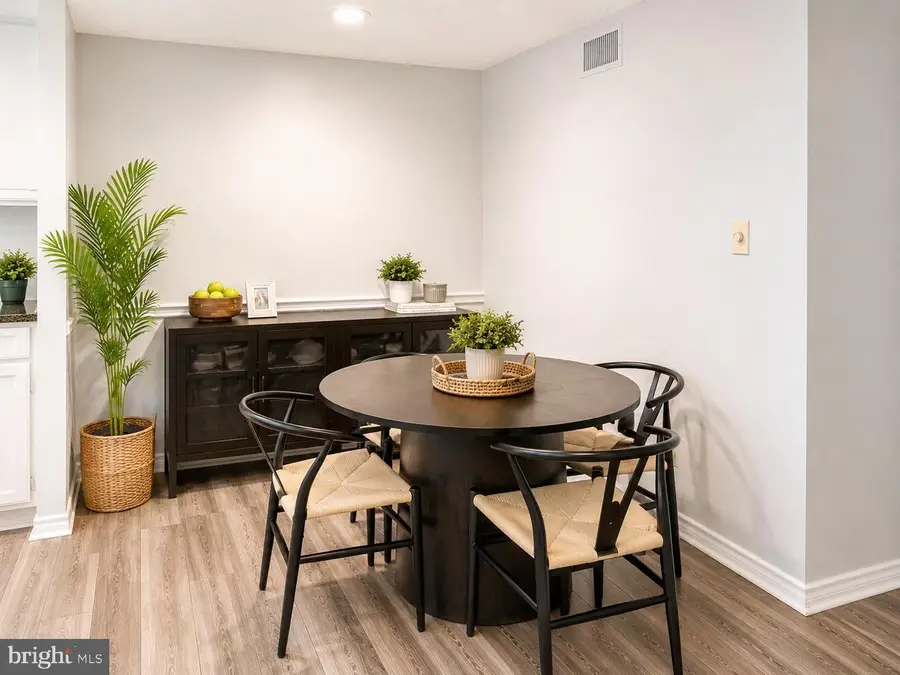 1536 Lincoln Way #302b, McLean, VA 22102 - #2