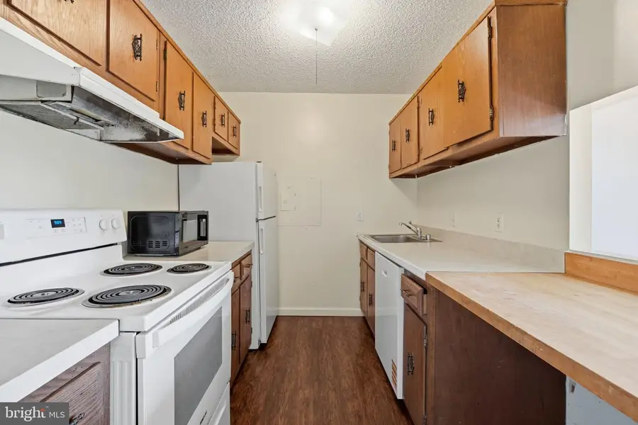 2311 Pimmit Dr #511e, Falls Church, VA 22043 - #3