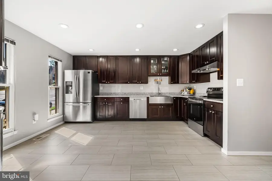 1722 Cy Ct, Vienna, VA 22182 - #2