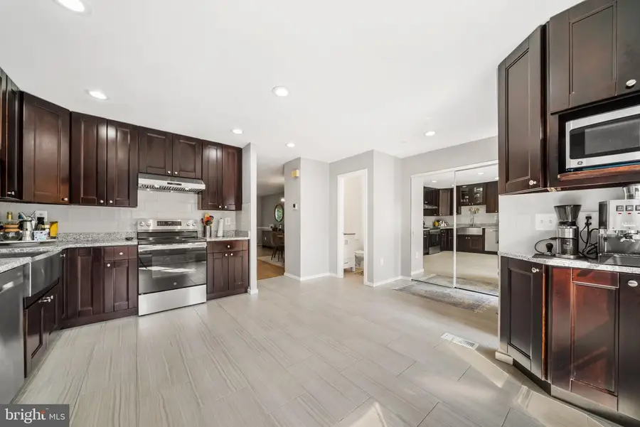 1722 Cy Ct, Vienna, VA 22182 - #3