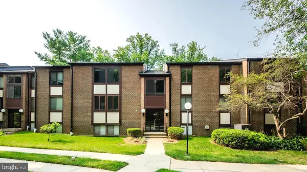 9737 Kings Crown Ct #202, FAIRFAX, VA 22031