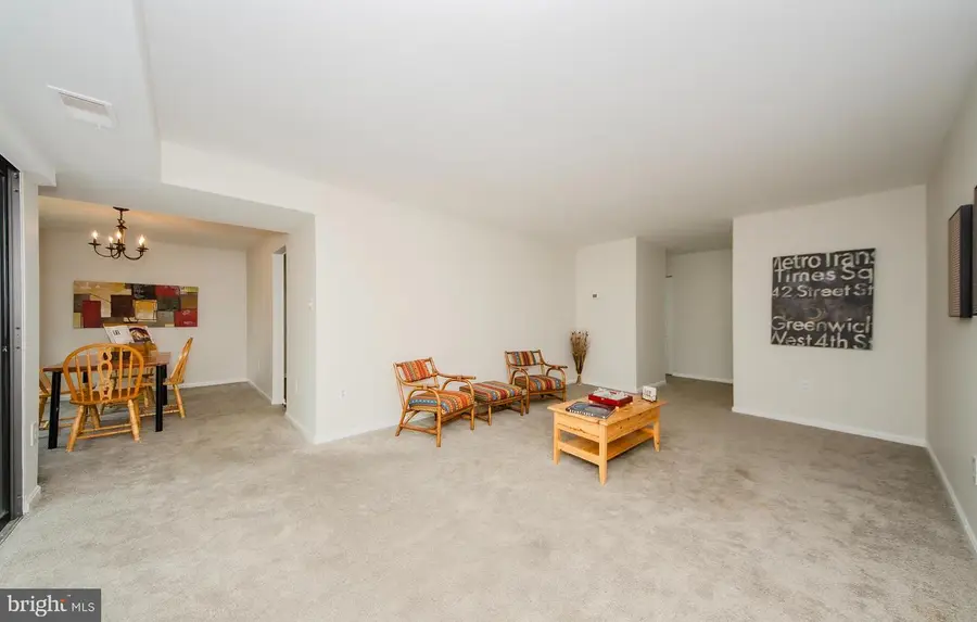 9737 Kings Crown Ct #202, Fairfax, VA 22031 - #2