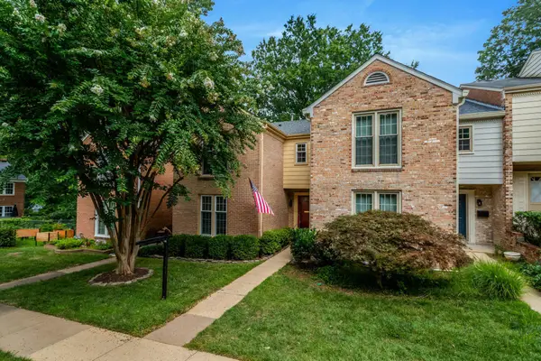 1956 Hopewood Dr, FALLS CHURCH, VA 22043