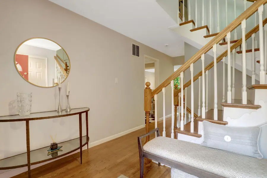 1956 Hopewood Dr, Falls Church, VA 22043 - #3