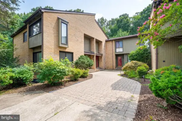 3174 Colchester Brook Ln, FAIRFAX, VA 22031