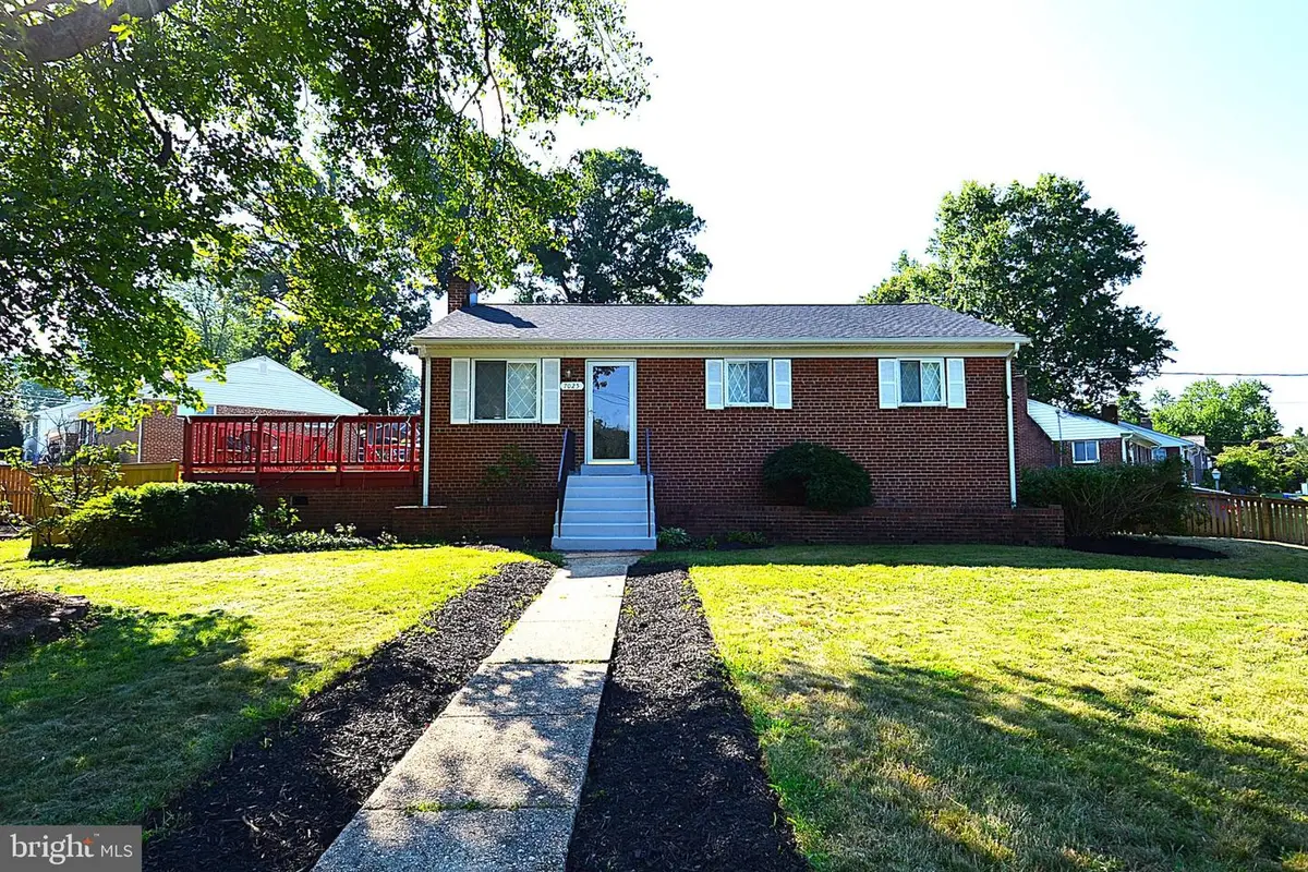 7025 Strathmore St, Falls Church, VA 22042 - #1