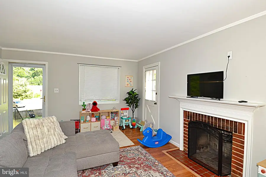 7025 Strathmore St, Falls Church, VA 22042 - #3