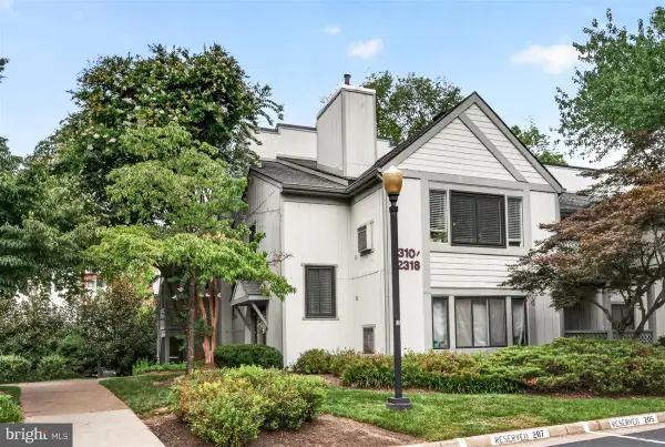 2316 Hunters Run Dr, RESTON, VA 20191