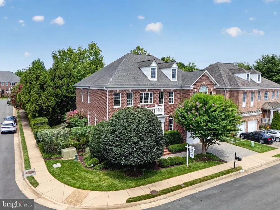 8263 Trailwood Ct, Vienna, VA 22182 - #3