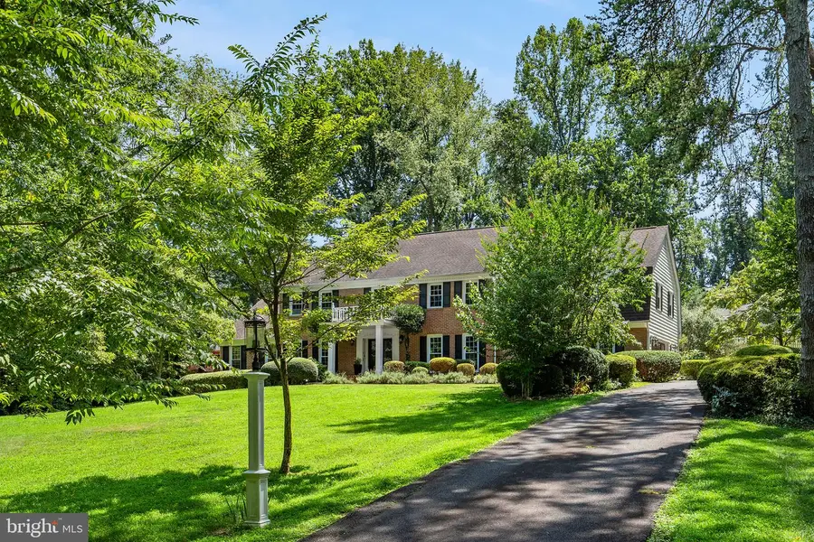 7821 Old Dominion Dr, McLean, VA 22102 - #3