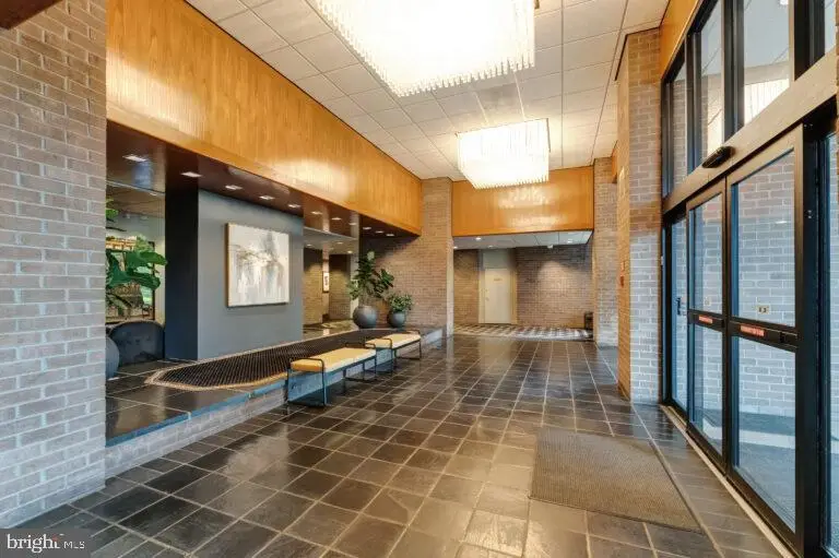 1800 Old Meadow Rd #1021, McLean, VA 22102 - #3