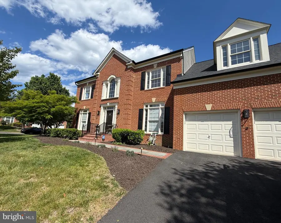 2053 George Washington Rd, Vienna, VA 22182 - #2