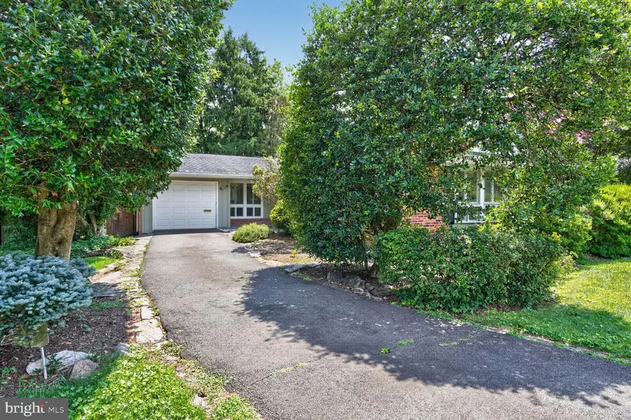 6841 Strata St, McLean, VA 22101 - #2