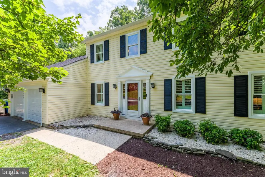 12400 Alexander Cornell Dr, Fairfax, VA 22033 - #2