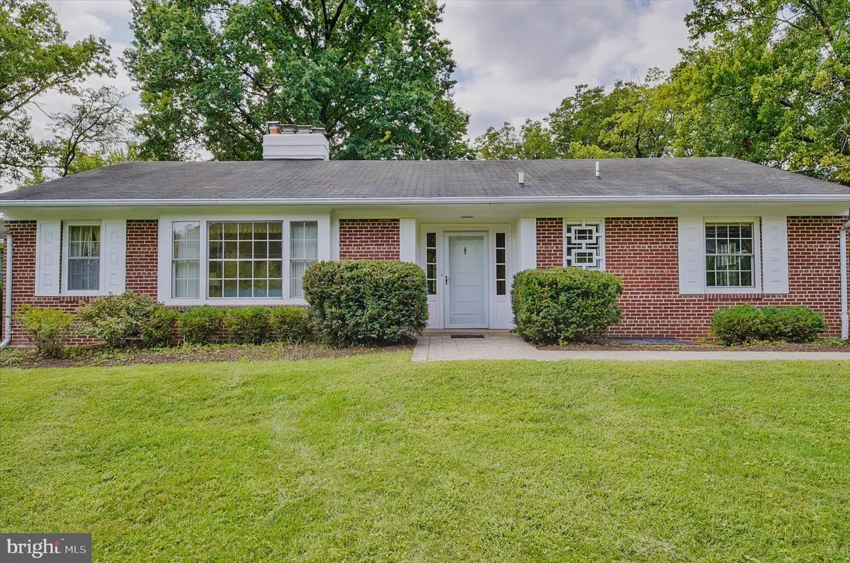 6433 Vale St, Alexandria, VA 22312 - #1