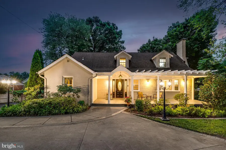 8049 Idylwood Rd, Dunn Loring, VA 22027 - #3