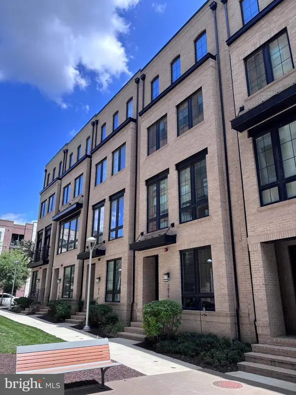 1876 Easterly Rd, RESTON, VA 20190