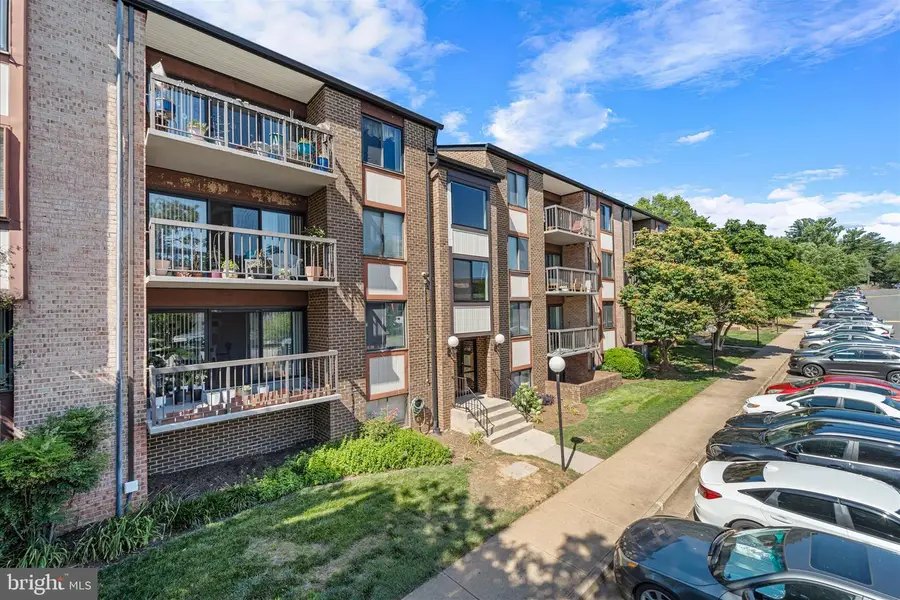9730 Kingsbridge Dr #3, Fairfax, VA 22031 - #3