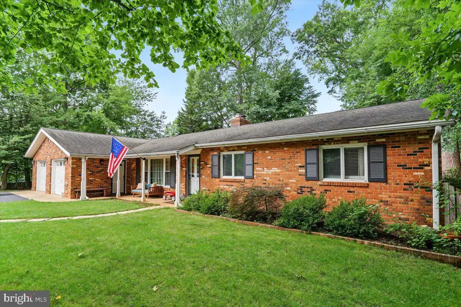 12410 Castner Ct, Fairfax, VA 22030 - #2