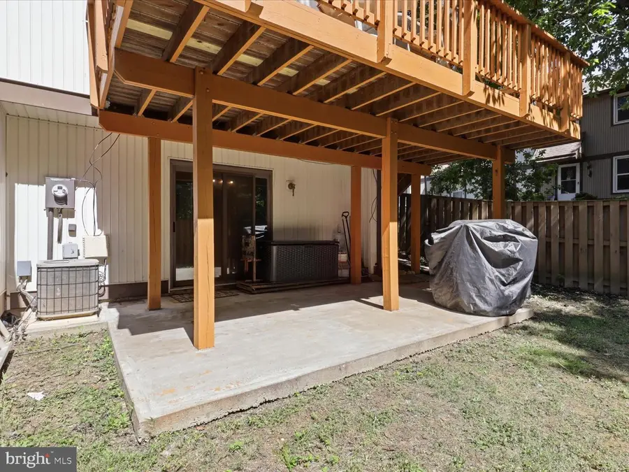 5554 Peppercorn Dr, Burke, VA 22015 - #3