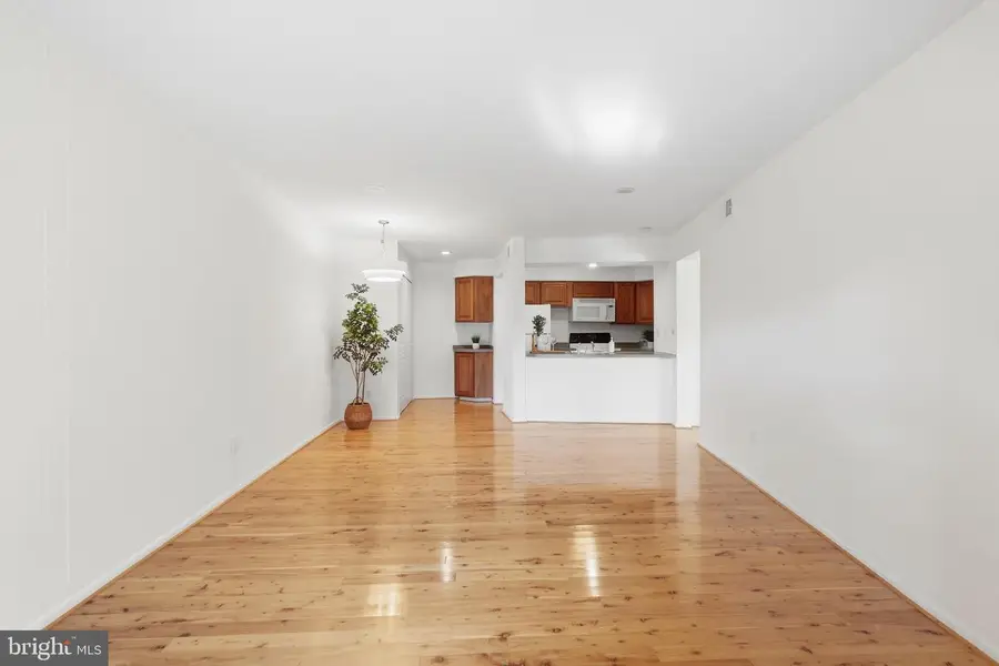 5802 Royal Ridge Dr #i, Springfield, VA 22152 - #2