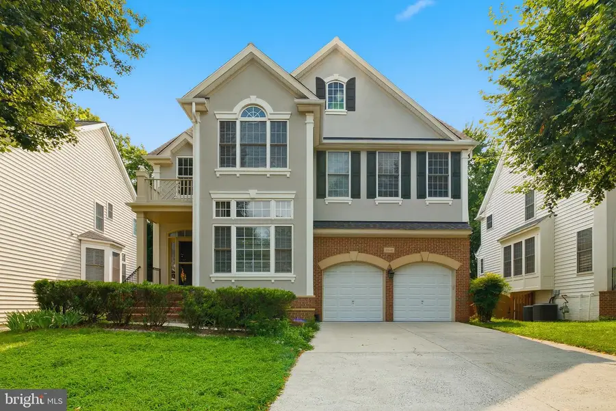 3945 Highland Oaks Dr, Fairfax, VA 22033 - #2