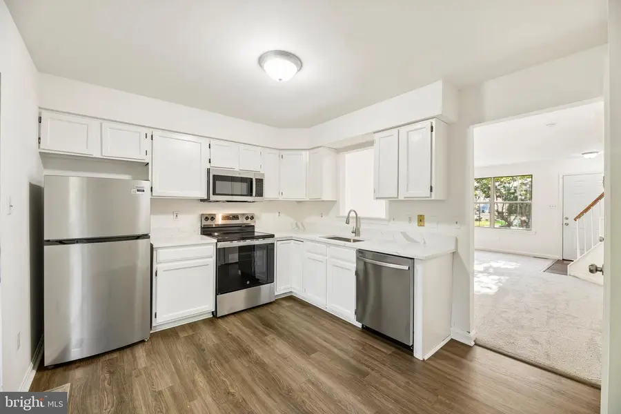 6866 Chasewood Cir, Centreville, VA 20121 - #2